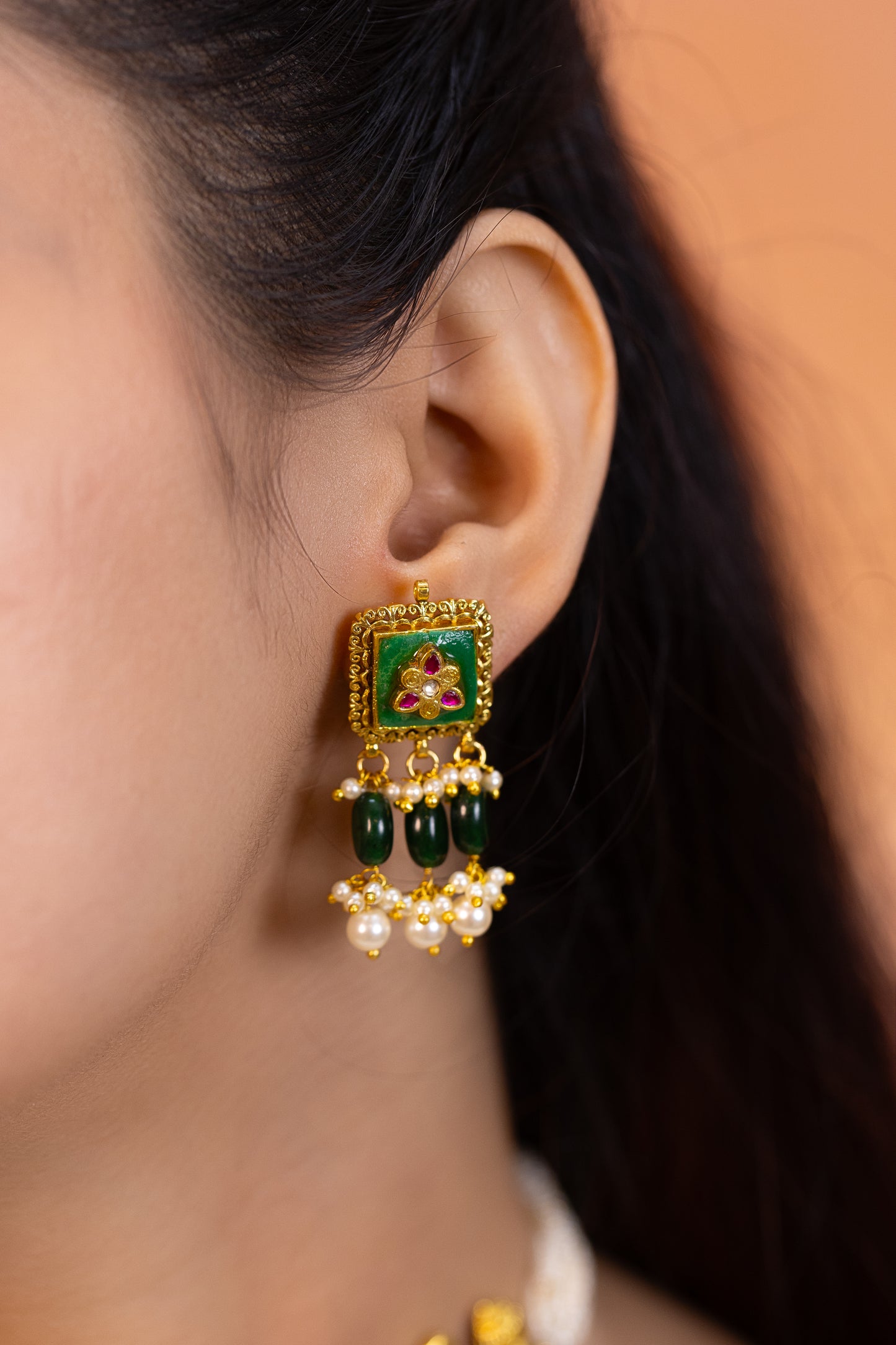 Royal Emerald Green Kundan Choker Necklace Set with Matching Earrings