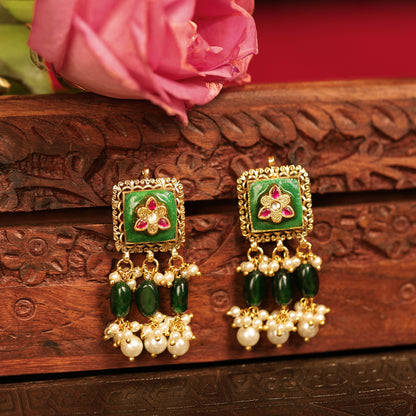 Royal Emerald Green Kundan Choker Necklace Set with Matching Earrings