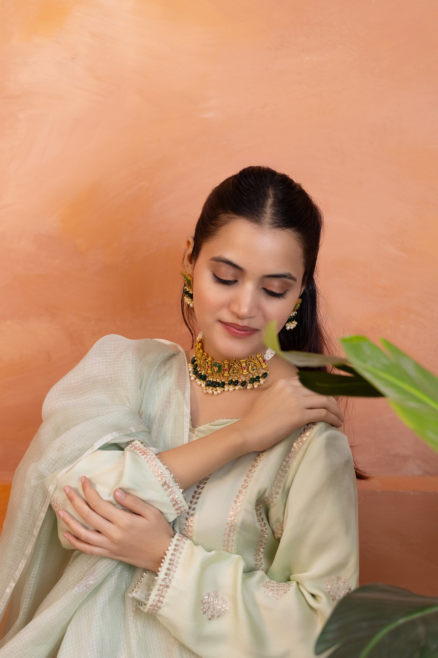 Royal Emerald Green Kundan Choker Necklace Set with Matching Earrings