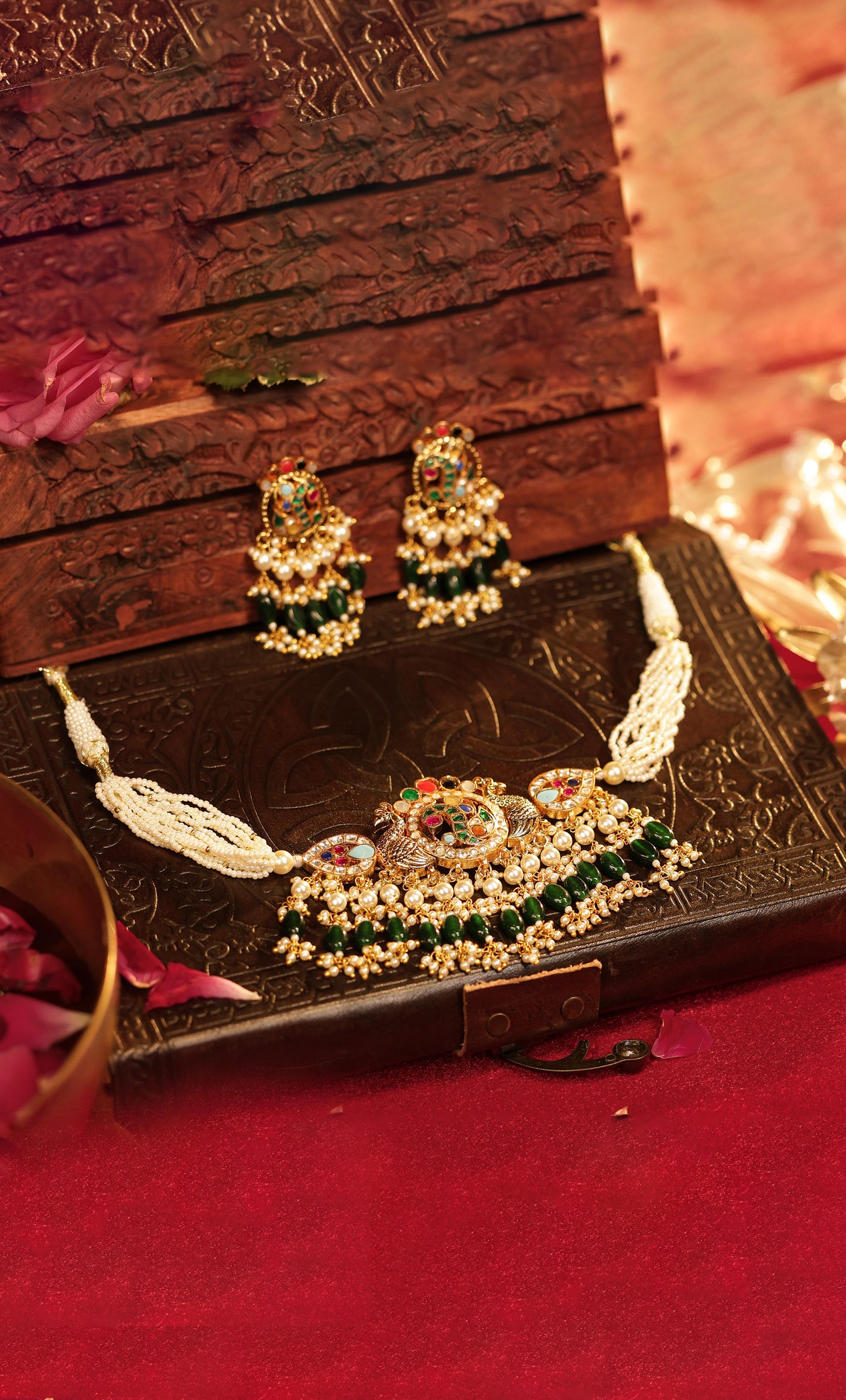 Handmade Traditional Green Bead Pendant Choker Set – Bridal Necklace Set