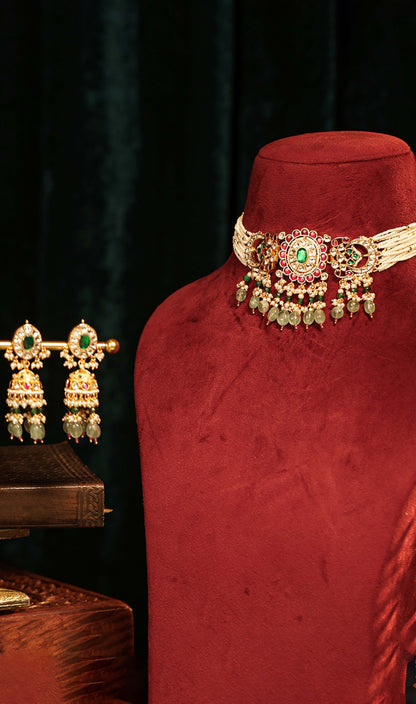 Royal White Kundan Bridal Necklace Set with Matching Earrings